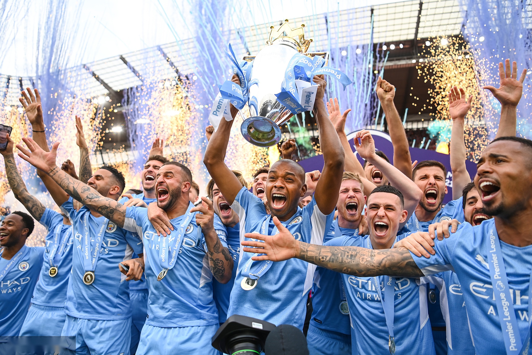 间紧凑而有 间紧凑而有