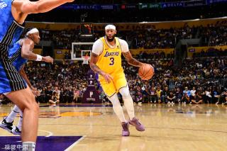 裁得体的西 裁得体的西